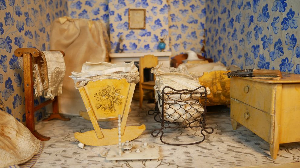 Bedroom - Doll's House